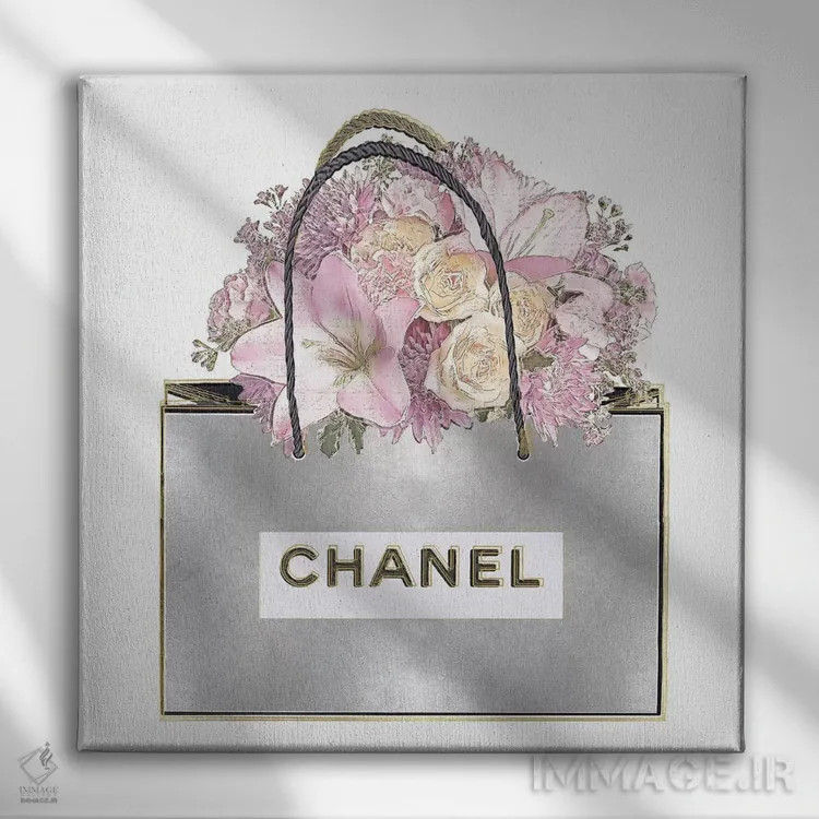 تابلو دکوراتیو کیف نقره ای و دسته گل صورتی اثر مدلین بلیک - نمای روبهرو روی دیوار