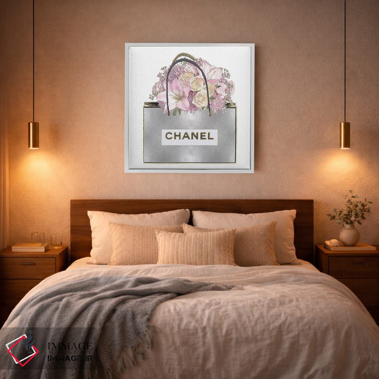 تابلو دکوراتیو کیف نقره ای و دسته گل صورتی اثر مدلین بلیک - D2W