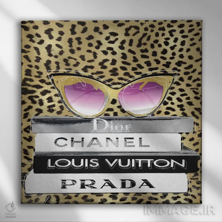 تابلو دکوراتیو عینک آفتابی طراح II اثر مدلین بلیک - نمای روبهرو روی دیوار