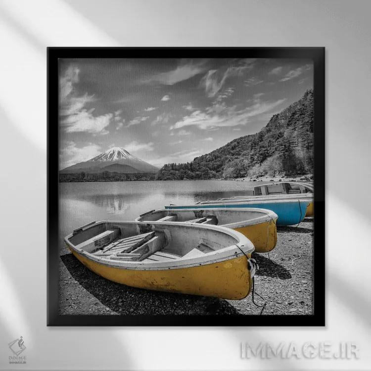 تابلو دکوراتیو دریاچه شاعرانه شوجی با منظره فوجی اثر ملانی ویولا - نمای قابدار مشکی