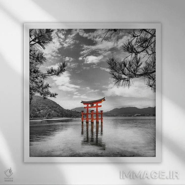 تابلو دکوراتیو توری قرمز معبد ایتسوکوشیما در جزیره میاجیما اثر ملانی ویولا - نمای قابدار سفید
