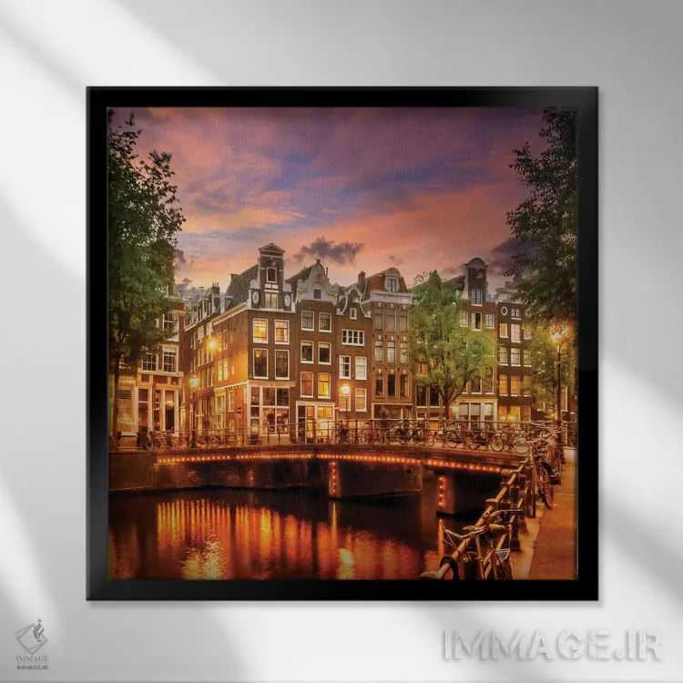 تابلو دکوراتیو غروب رویایی آمستردام اثر ملانی ویولا - نمای قابدار مشکی