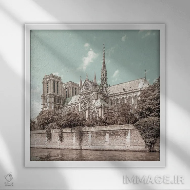 تابلو دکوراتیو نوتردام پاریس اثر ملانی ویولا - نمای قابدار سفید