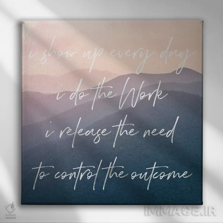 تابلو دکوراتیو کار را انجام بده: غروب کوهستان دودی اثر نیچر مجیک - نمای روبهرو روی دیوار