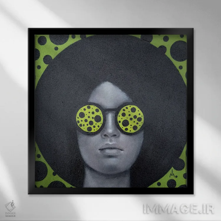 تابلو دکوراتیو نگاه به جهان های بی پایان اثر مارگاریتا ایوانوا - نمای قابدار مشکی