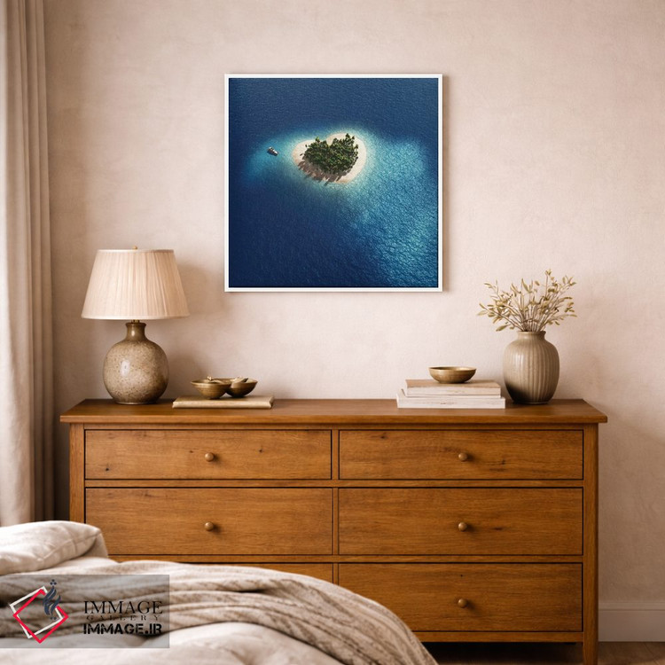 تابلو دکوراتیو نمای هوایی از جزیره استوایی به شکل قلب اثر مایک کیف - D1W
