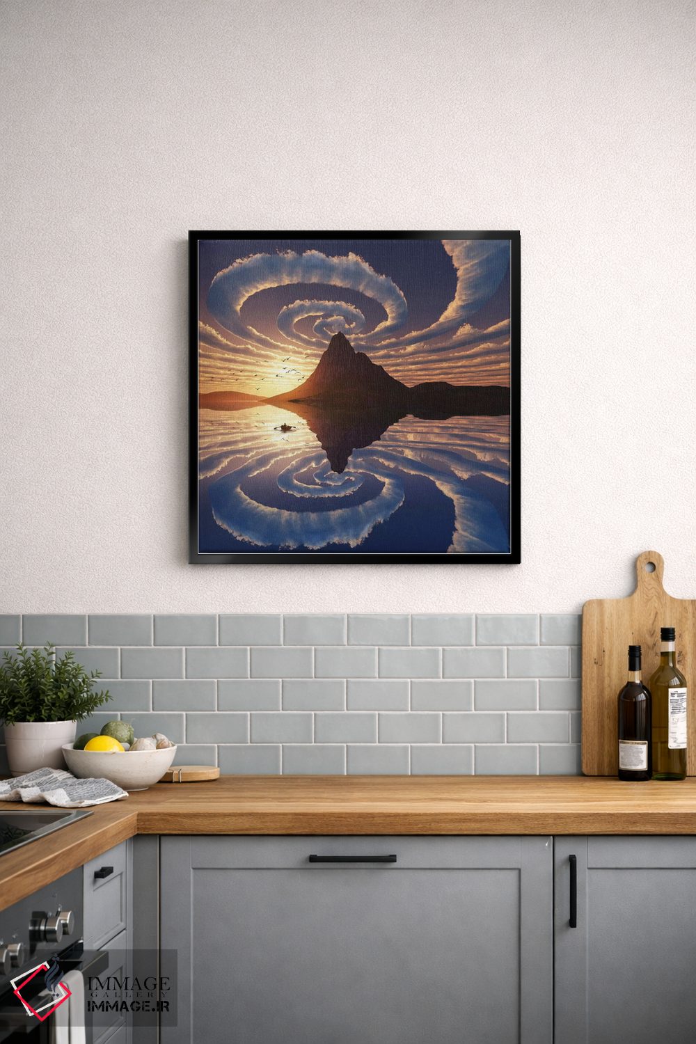 تابلو دکوراتیو ابرهای مارپیچ بر فراز قله کوه اثر مایک کیف - D5B