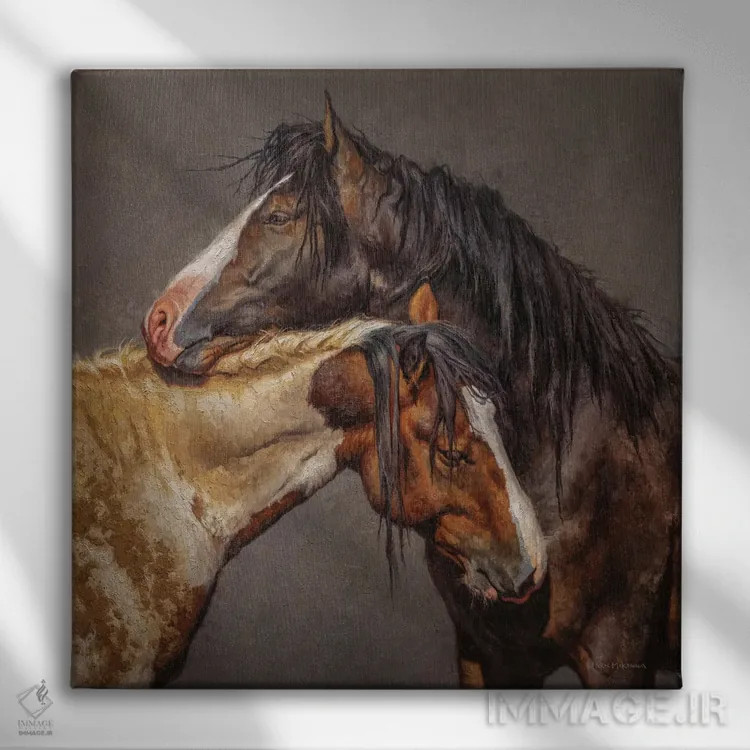 تابلو دکوراتیو آغوش اثر مارک مک کنا - نمای روبهرو روی دیوار