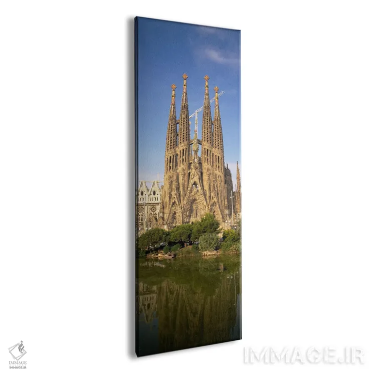 تابلو دکوراتیو Sagrada Familia, Barcelona, Spain" - "نمای پایین از یک… اثر پانورامیک ایمجز - نمای پرسپکتیو محصول