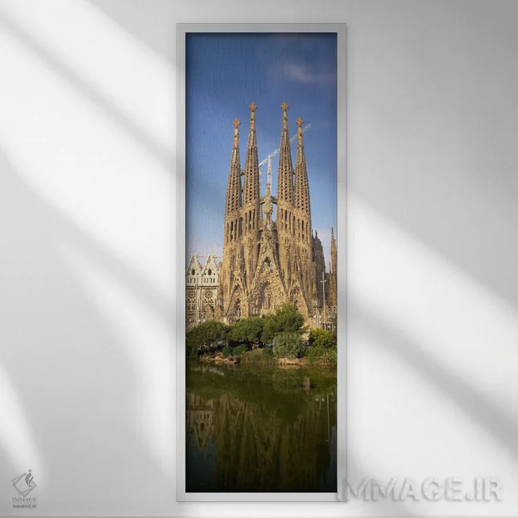 تابلو دکوراتیو Sagrada Familia, Barcelona, Spain" - "نمای پایین از یک… اثر پانورامیک ایمجز - نمای قابدار سفید