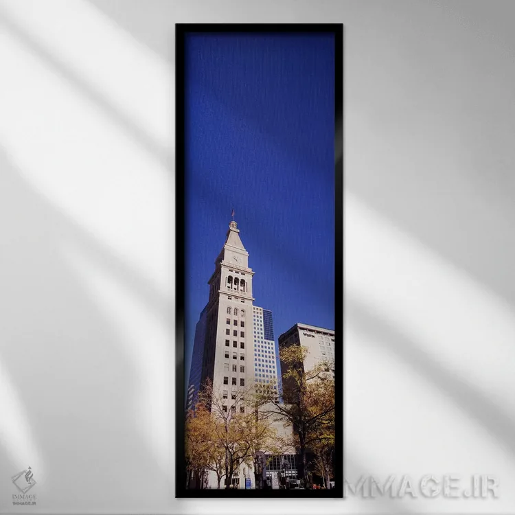 تابلو دکوراتیو نمای پایین از یک برج ساعت، دنور، کلرادو، ایالات متحده آ… اثر پانورامیک ایمجز - نمای قابدار مشکی