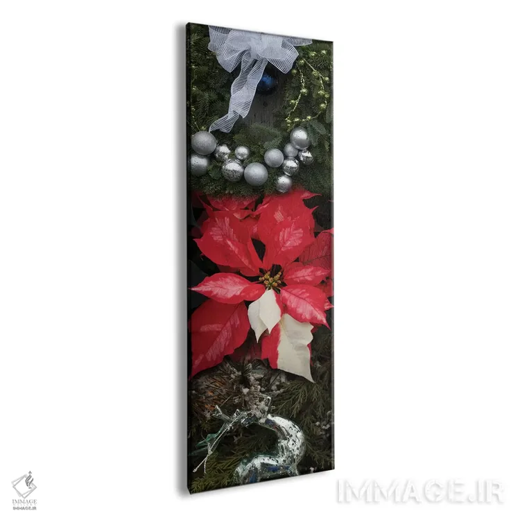 تابلو دکوراتیو "نمای نزدیک تزئینات کریسمس و گل های پوینستتیا" اثر پانورامیک ایمجز - نمای پرسپکتیو محصول