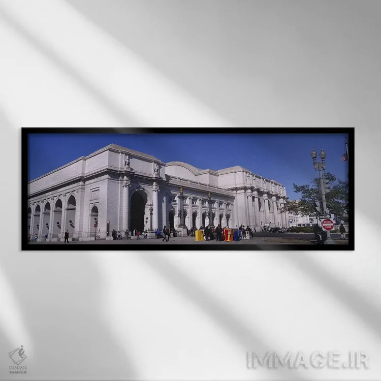 تابلو دکوراتیو Washington DC, Tourists walking in front of Union Stati… اثر پانورامیک ایمجز - نمای قابدار مشکی