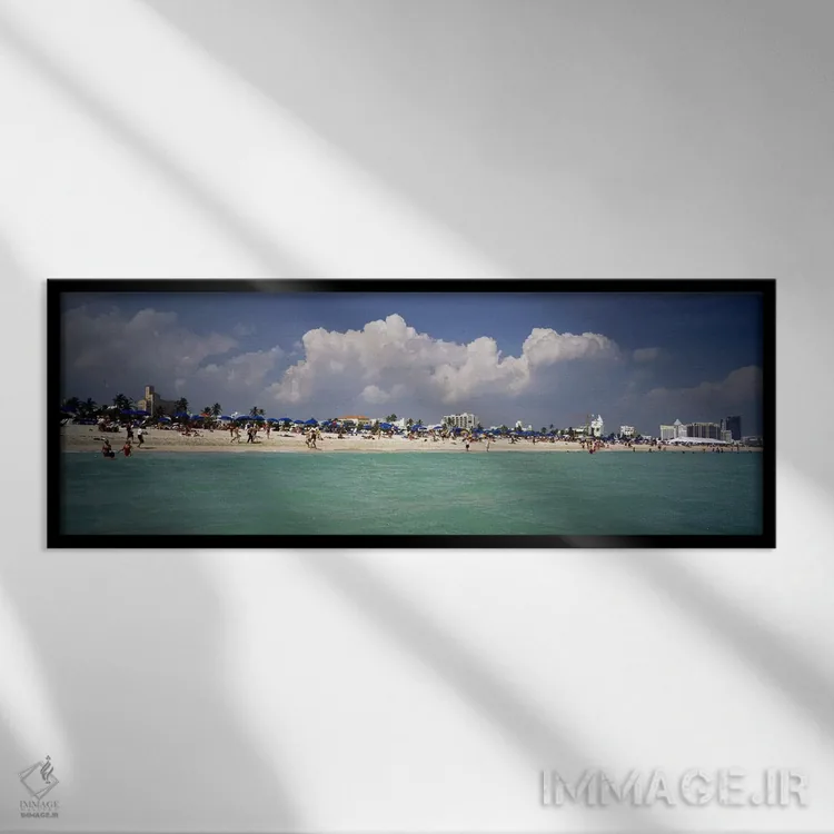 تابلو دکوراتیو Miami, Florida, USA,گردشگران در ساحل، میامی، فلوریدا، آ… اثر پانورامیک ایمجز - نمای قابدار مشکی