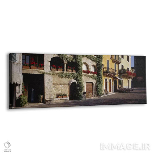 تابلو دکوراتیو Torri del Benaco, Verona, Italy,کوچه سنگ فرش با جعبه ها… اثر پانورامیک ایمجز - نمای پرسپکتیو محصول