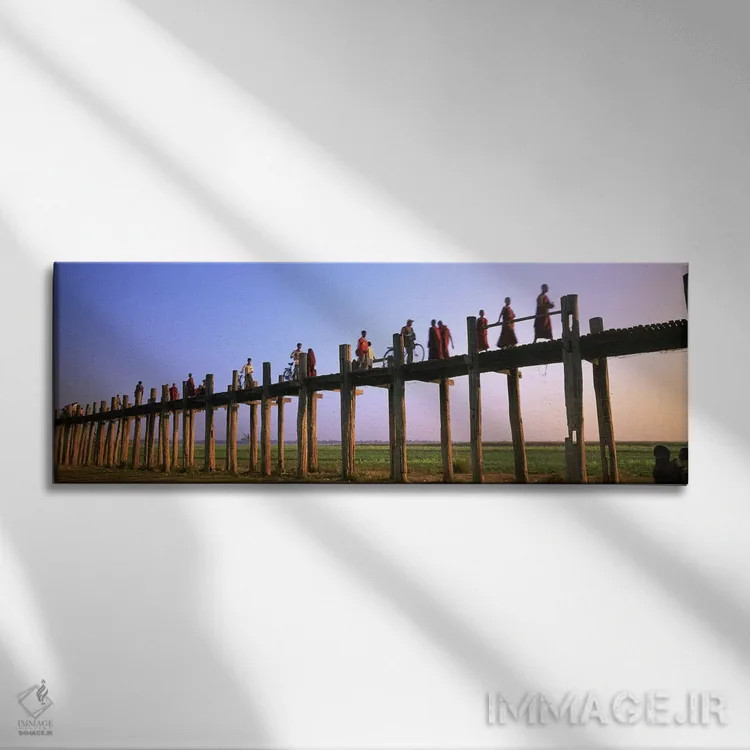 تابلو دکوراتیو Mandalay, U Bein Bridge, People crossing over the bridg… اثر پانورامیک ایمجز - نمای روبهرو روی دیوار