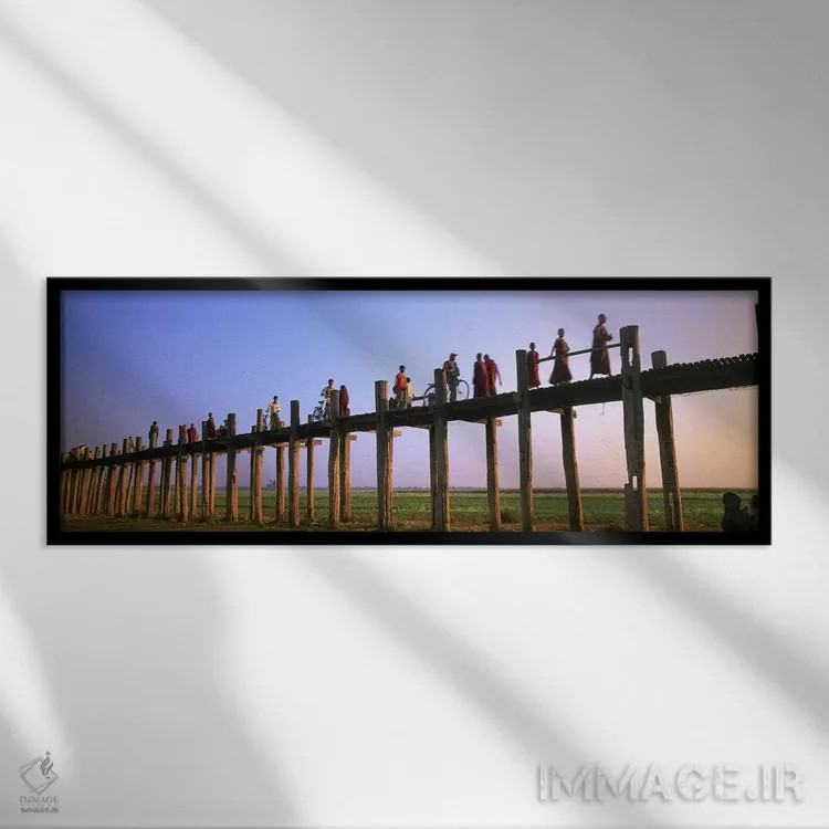تابلو دکوراتیو Mandalay, U Bein Bridge, People crossing over the bridg… اثر پانورامیک ایمجز - نمای قابدار مشکی