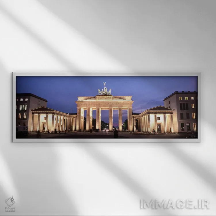 تابلو دکوراتیو Berlin, Germany,دروازه براندنبورگ نورپردازی شده در شب… اثر پانورامیک ایمجز - نمای قابدار سفید