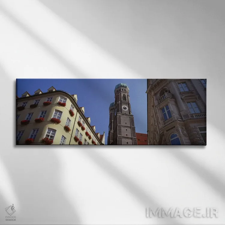 تابلو دکوراتیو Frauenkirche, Munich, Germany,نمای زاویه پایین از کلیسا… اثر پانورامیک ایمجز - نمای روبهرو روی دیوار