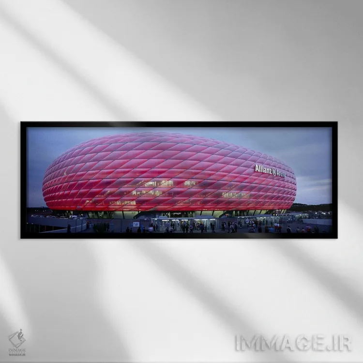 تابلو دکوراتیو Allianz Arena, Munich, Germany,ورزشگاه فوتبال روشن در غ… اثر پانورامیک ایمجز - نمای قابدار مشکی