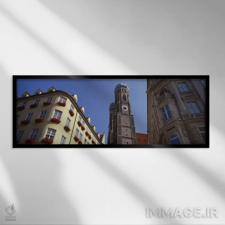تابلو دکوراتیو Frauenkirche, Munich, Germany,نمای زاویه پایین از کلیسا… اثر پانورامیک ایمجز - نمای قابدار مشکی