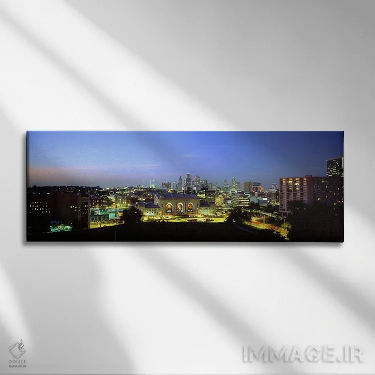 تابلو دکوراتیو Missouri, USA,نمای بالا از شهر روشن شده در غروب، کانزاس… اثر پانورامیک ایمجز - نمای روبهرو روی دیوار