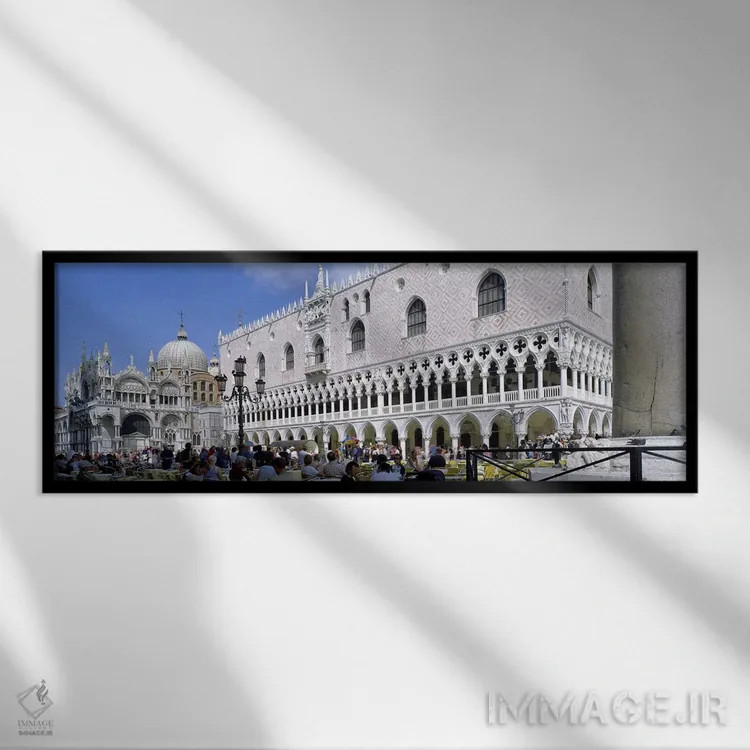 تابلو دکوراتیو St. Mark's Square, Venice, Italy,گردشگر بیرون از کلیسای… اثر پانورامیک ایمجز - نمای قابدار مشکی