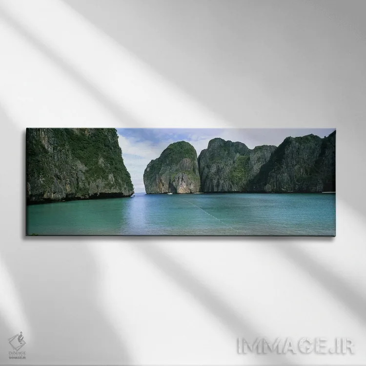 تابلو دکوراتیو Maya Bay, Ko Phi Phi Leh, Phi Phi Islands, Krabi Provin… اثر پانورامیک ایمجز - نمای روبهرو روی دیوار
