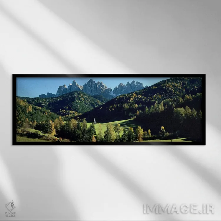تابلو دکوراتیو Val di Funes, South Tyrol, Italy,نمای دور کلیسای سنت یو… اثر پانورامیک ایمجز - نمای قابدار مشکی