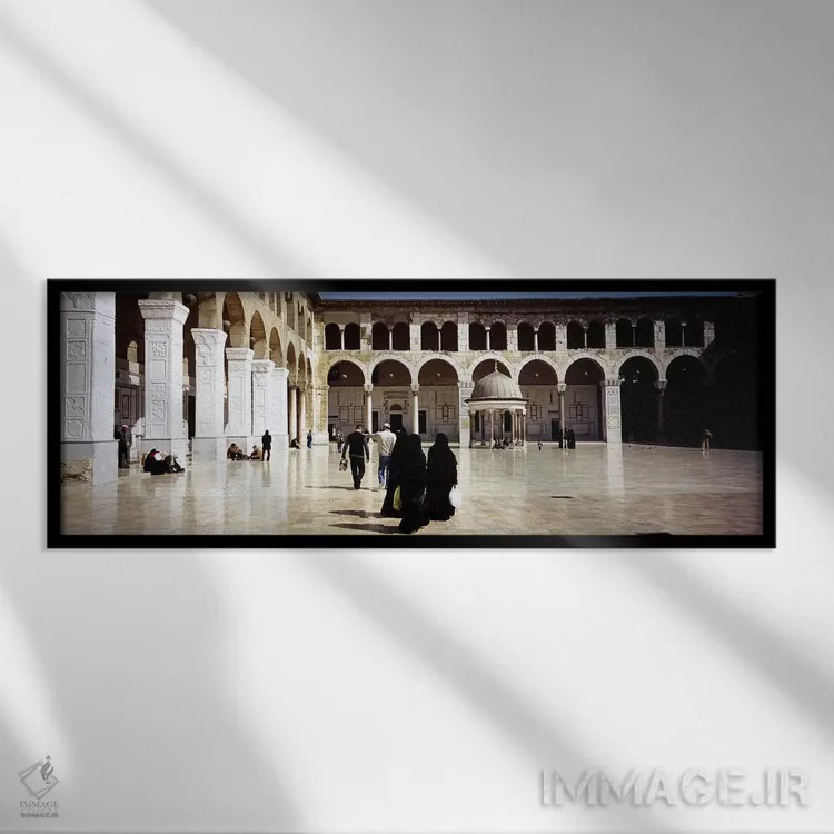 تابلو دکوراتیو Umayyad Mosque, Damascus, Syria,گروهی از مردم در حال قد… اثر پانورامیک ایمجز - نمای قابدار مشکی