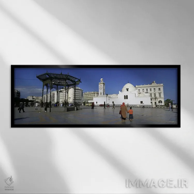 تابلو دکوراتیو Jamaa-El-Jedid, Algiers, Algeria,گردشگران در حال قدم زد… اثر پانورامیک ایمجز - نمای قابدار مشکی
