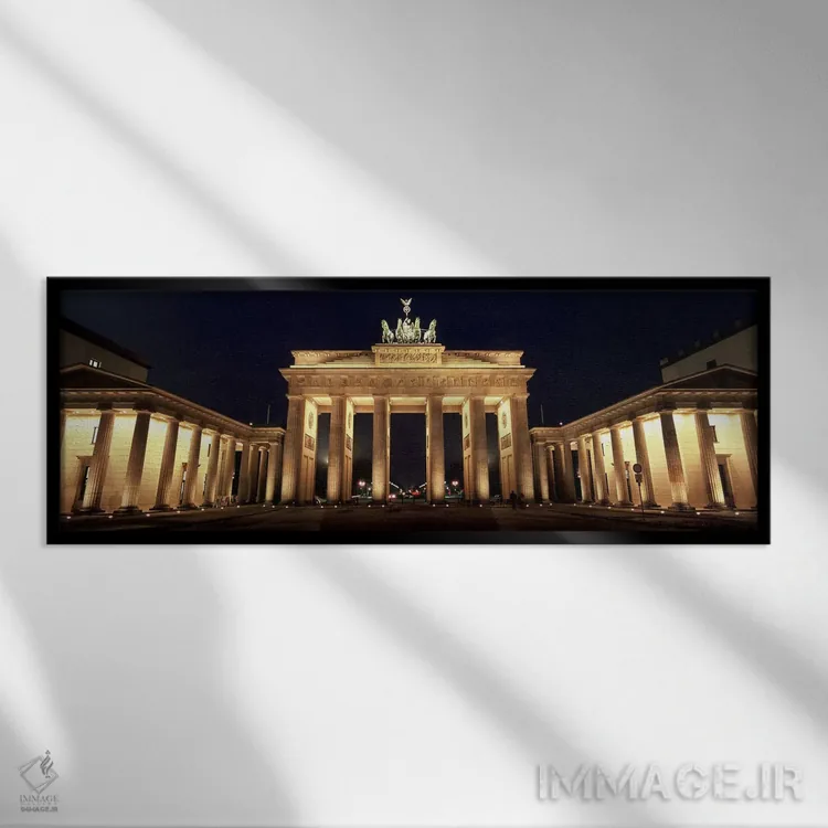 تابلو دکوراتیو Brandenburg Gate, Berlin, Germany,نمای پایین دروازه نور… اثر پانورامیک ایمجز - نمای قابدار مشکی