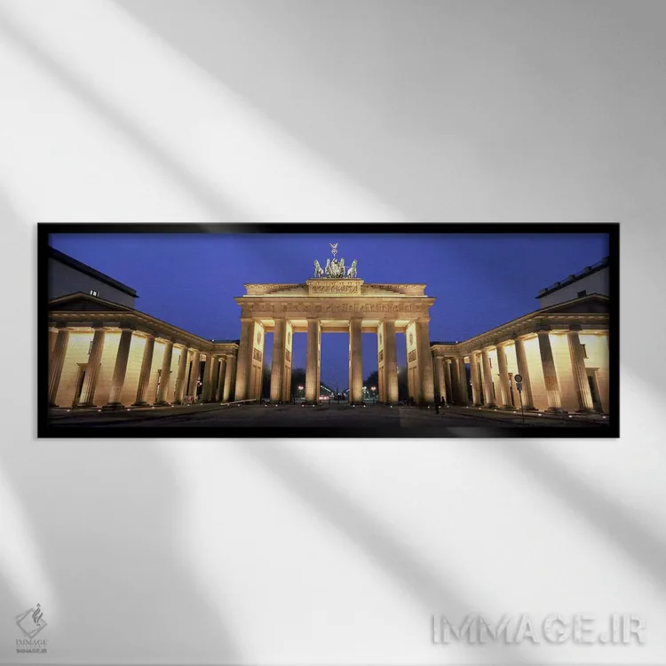 تابلو دکوراتیو Berlin, Germany,دروازه براندنبورگ نورپردازی شده، برلین… اثر پانورامیک ایمجز - نمای قابدار مشکی