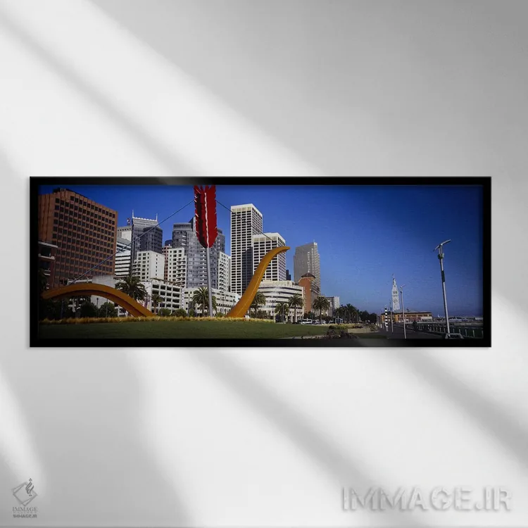 تابلو دکوراتیو California, USA,نمای زاویه پایین از یک مجسمه در مقابل س… اثر پانورامیک ایمجز - نمای قابدار مشکی