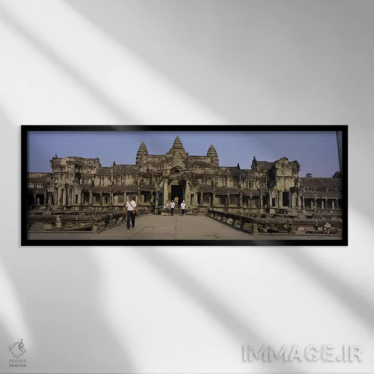 تابلو دکوراتیو Angkor Wat, Siem Reap, Cambodia,گردشگران در حال قدم زدن… اثر پانورامیک ایمجز - نمای قابدار مشکی