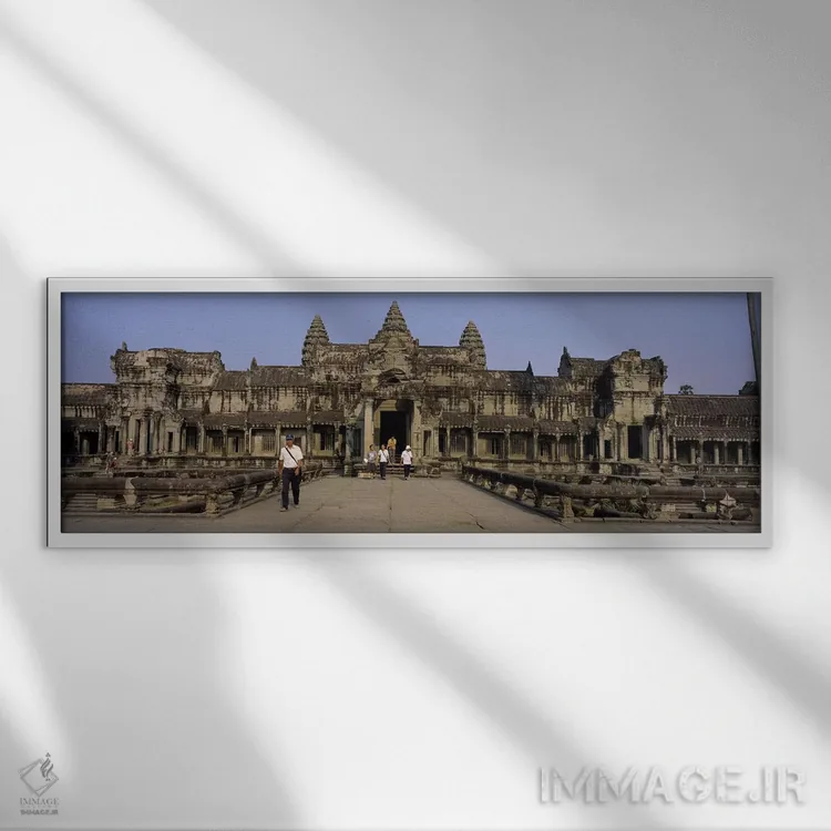 تابلو دکوراتیو Angkor Wat, Siem Reap, Cambodia,گردشگران در حال قدم زدن… اثر پانورامیک ایمجز - نمای قابدار سفید