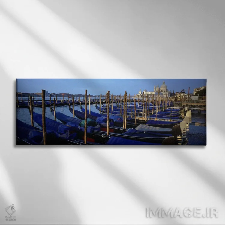 تابلو دکوراتیو Santa Maria Della Salute, Venice, Italy,گوندولاهای پهلو… اثر پانورامیک ایمجز - نمای روبهرو روی دیوار