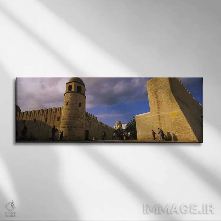 تابلو دکوراتیو Great Mosque, Medina, Sousse, Tunisia,گروهی از مردم در… اثر پانورامیک ایمجز - نمای روبهرو روی دیوار
