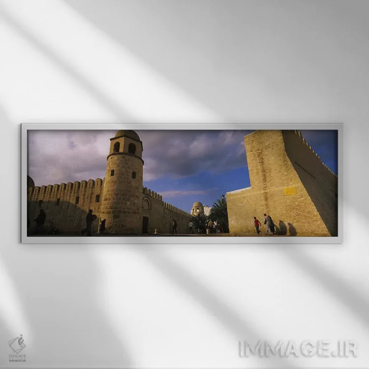 تابلو دکوراتیو Great Mosque, Medina, Sousse, Tunisia,گروهی از مردم در… اثر پانورامیک ایمجز - نمای قابدار سفید