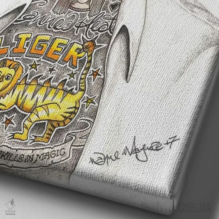 تابلو دکوراتیو ناپلئون باورامیت اثر اینکد آیکونز - نمای نزدیک بافت بوم