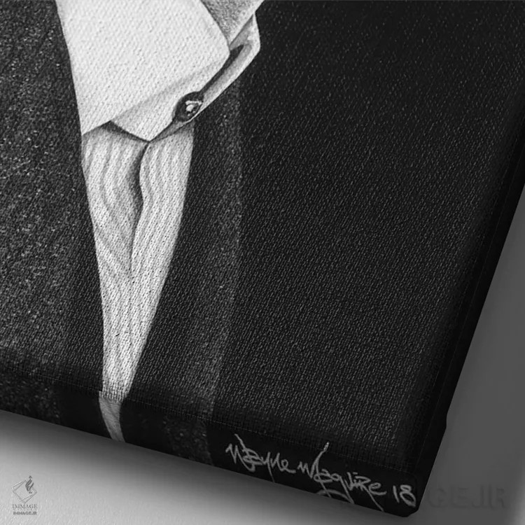 تابلو دکوراتیو تامی اثر اینکد آیکونز - نمای نزدیک بافت بوم