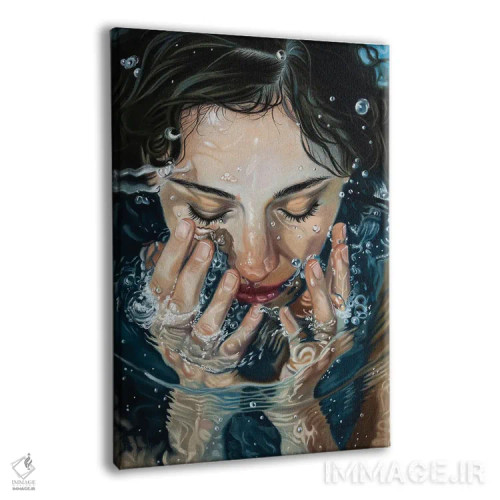تابلو دکوراتیو دختری در آب اثر اینا مدودوا - نمای پرسپکتیو محصول