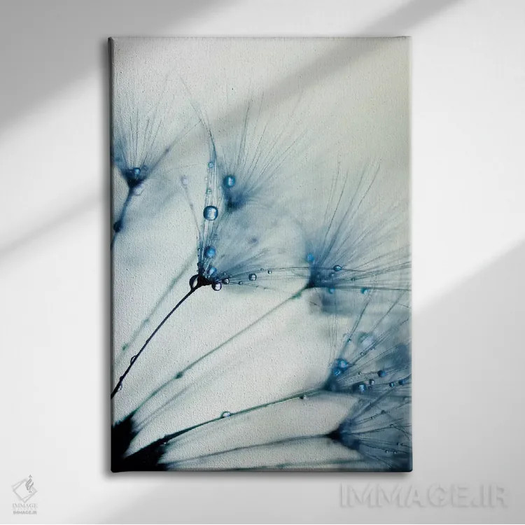 تابلو مینیمال آبی مه آلود ۲ اثر اینگرید بدوز - نمای روبهرو روی دیوار