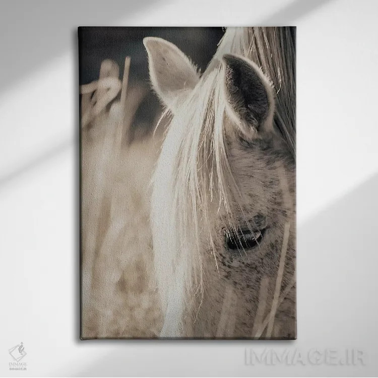 تابلو مدرن ساعت طلایی ۲ اثر اینگرید بدوز - نمای روبهرو روی دیوار