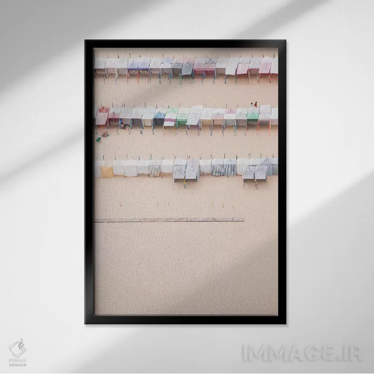 تابلو مینیمال زندگی ساحلی اثر اینگرید بدوز - نمای قابدار مشکی