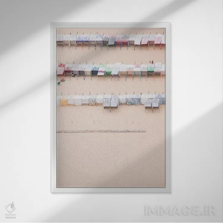 تابلو مینیمال زندگی ساحلی اثر اینگرید بدوز - نمای قابدار سفید
