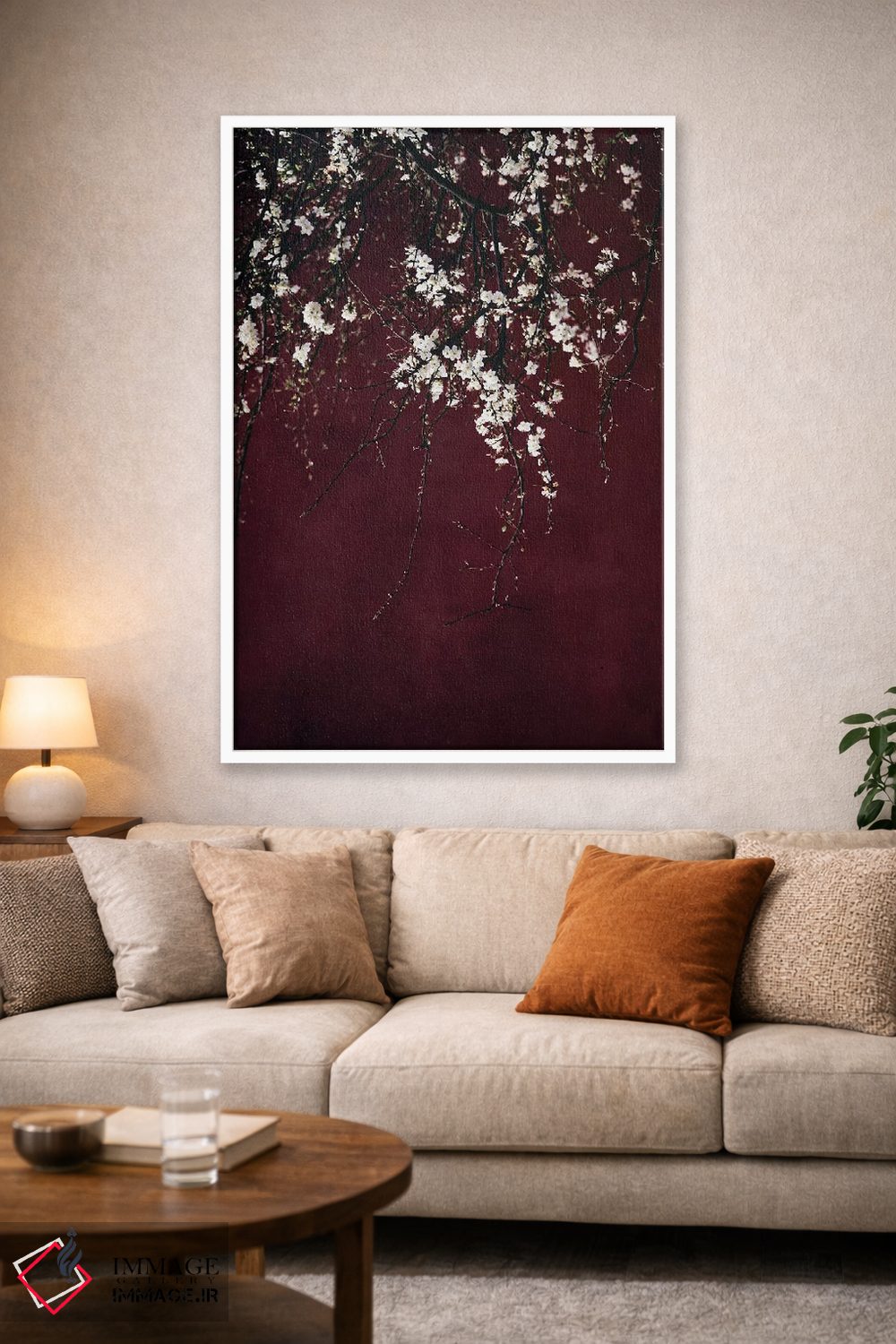 تابلو دکوراتیو شکوفه ها روی زمینه قرمز یاقوتی اثر اینگرید بدوز - D1W