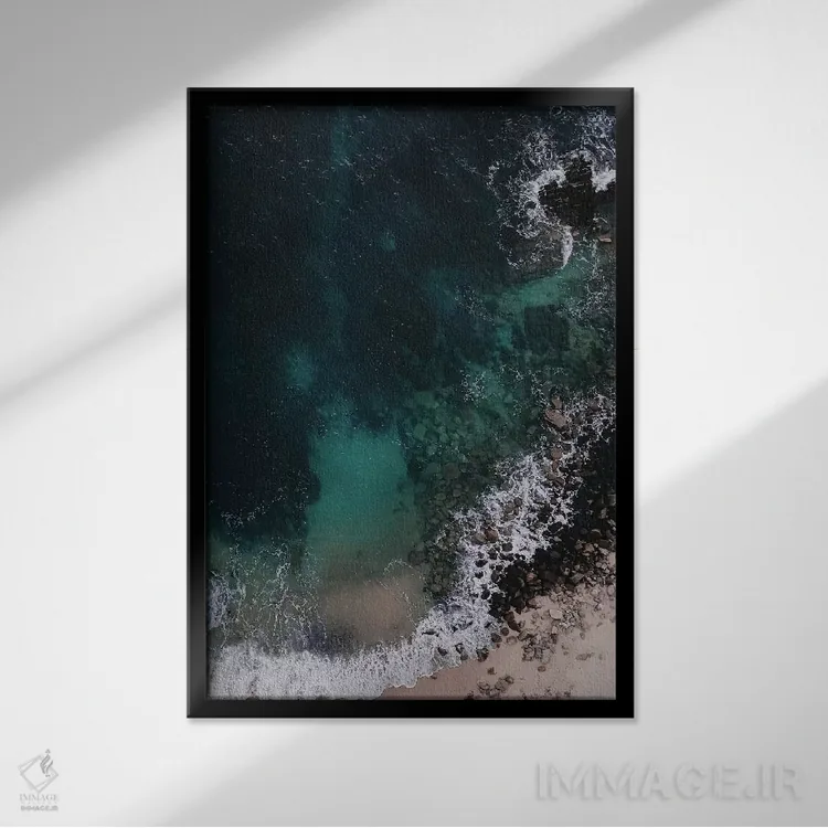 تابلو دکوراتیو اقیانوس سبز زمردی اثر اینگرید بدوز - نمای قابدار مشکی