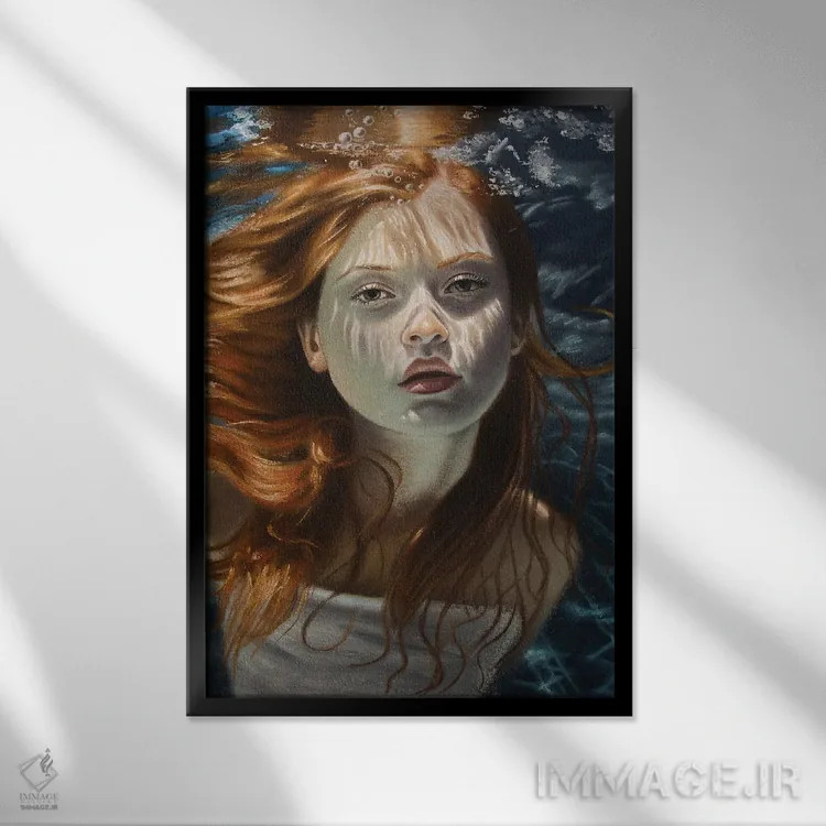 تابلو دکوراتیو دختر مو قرمز زیر آب اثر اینا مدودوا - نمای قابدار مشکی