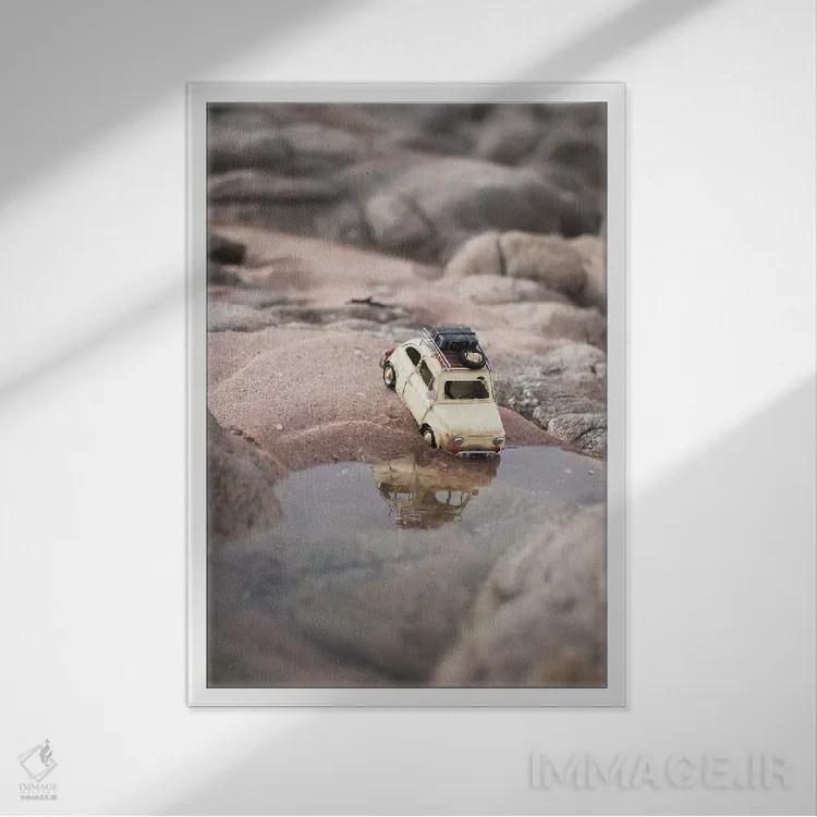 تابلو دکوراتیو ماجراجوی کوچک II اثر اینگرید بدوز - نمای قابدار سفید